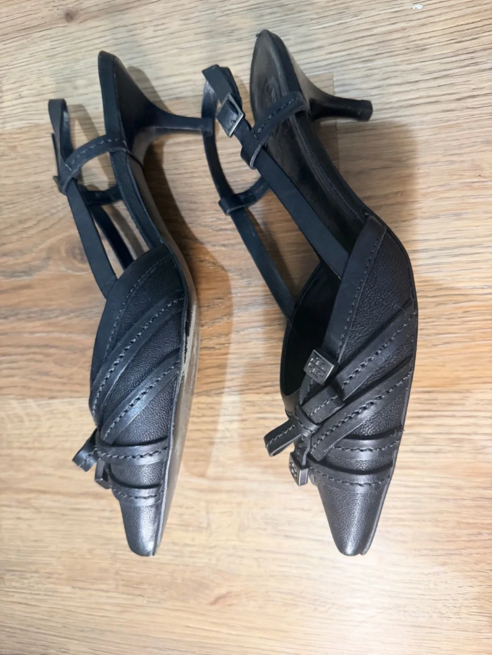 Tory Burch Black Leather Pointed Toe Slingback Kitten Heels 7.5